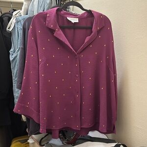 Beautiful summer light blouse, will fit a smaller size, like oversize!